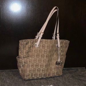 Spacious Michael Kors Tote!